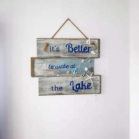Lake House20